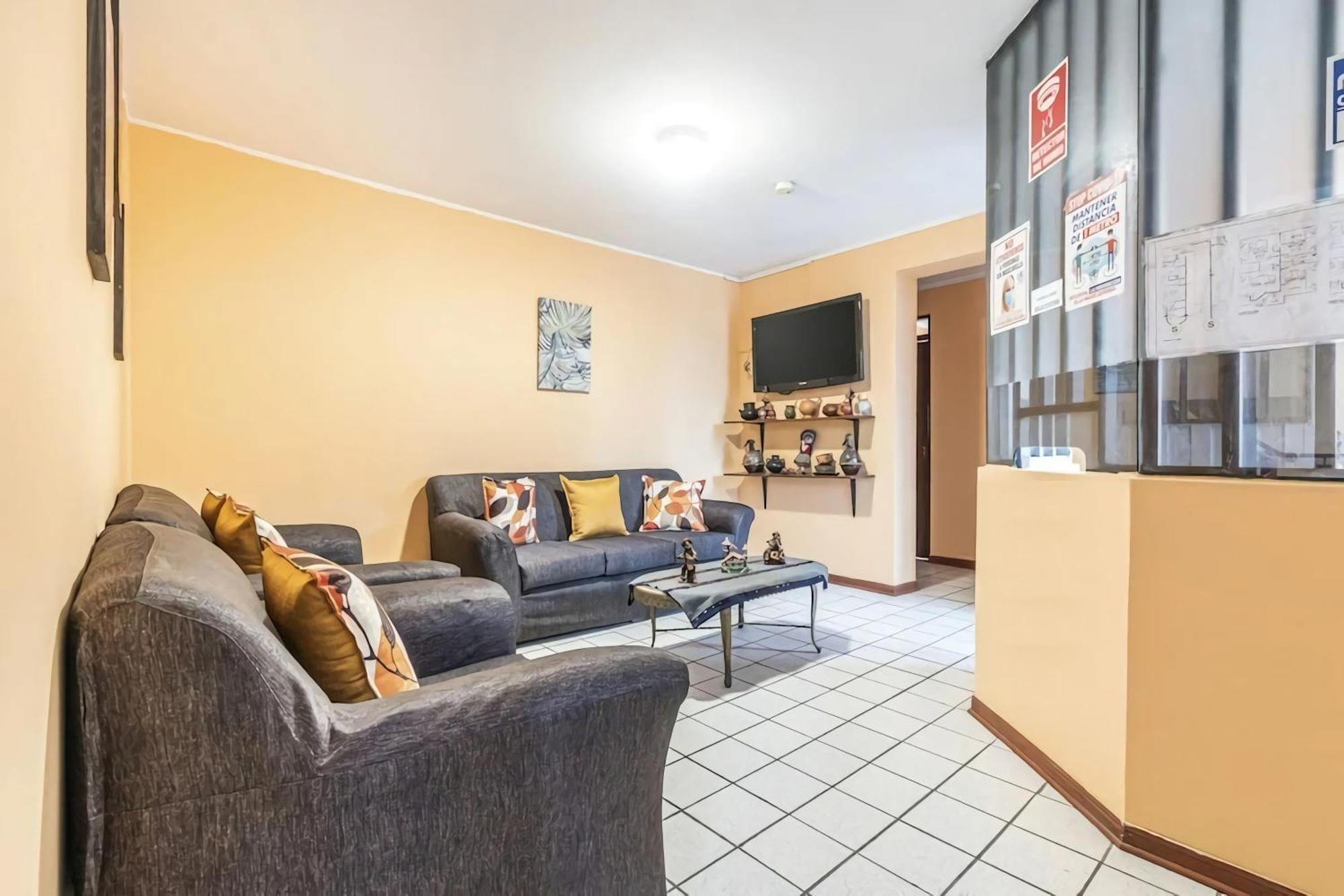 Kurmi Hostel Lima Airport Экстерьер фото