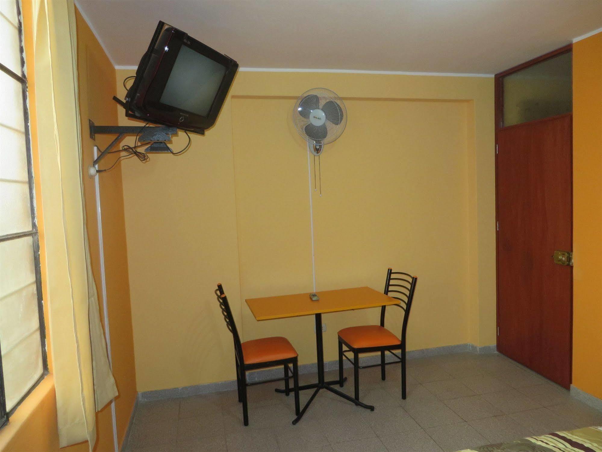 Kurmi Hostel Lima Airport Экстерьер фото